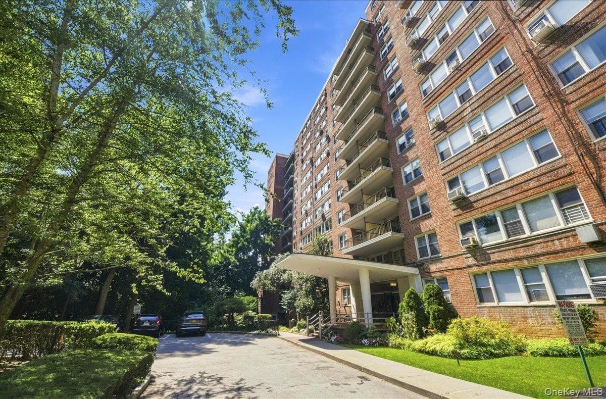 4525 Henry Hudson Parkway Unit: B1212 thumbnail 2