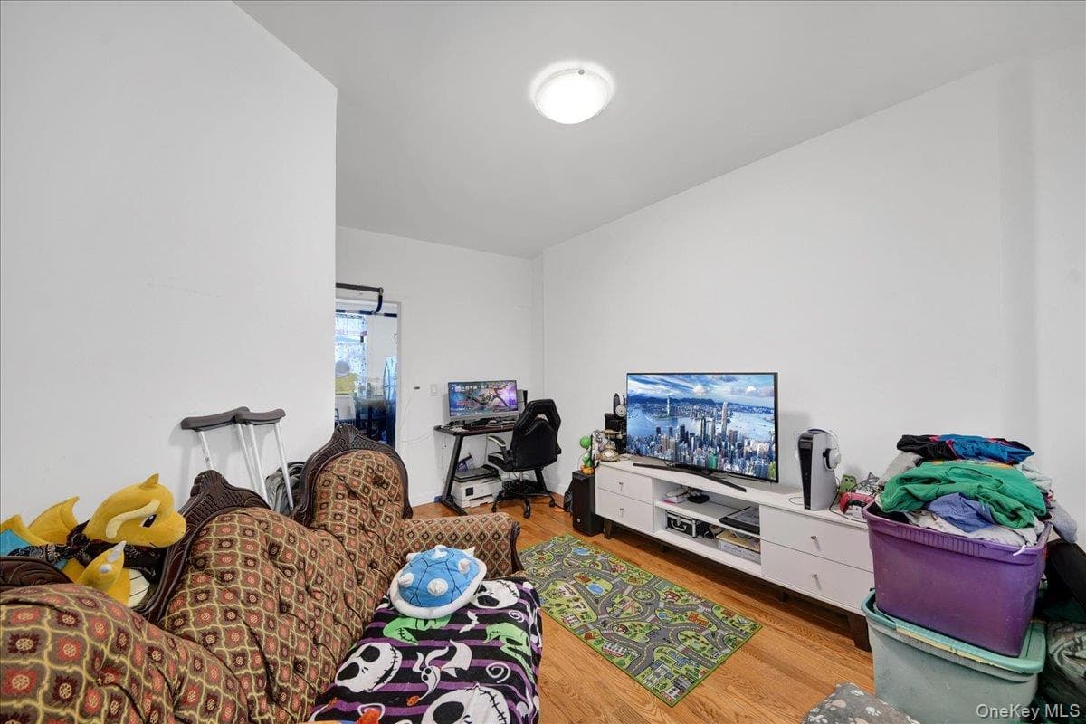 1748 Cross Bronx Expressway thumbnail 7
