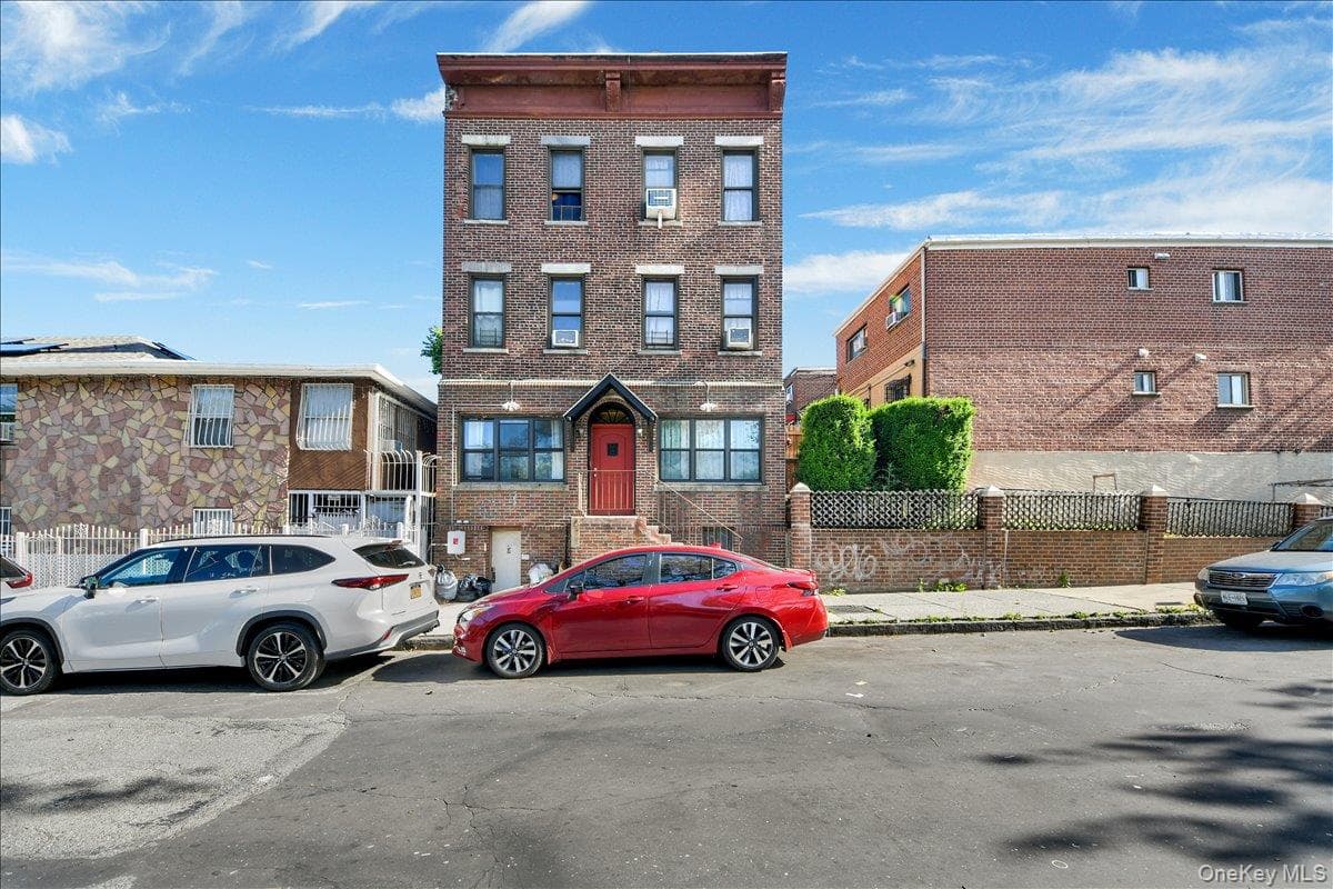 1748 Cross Bronx Expressway, Bronx