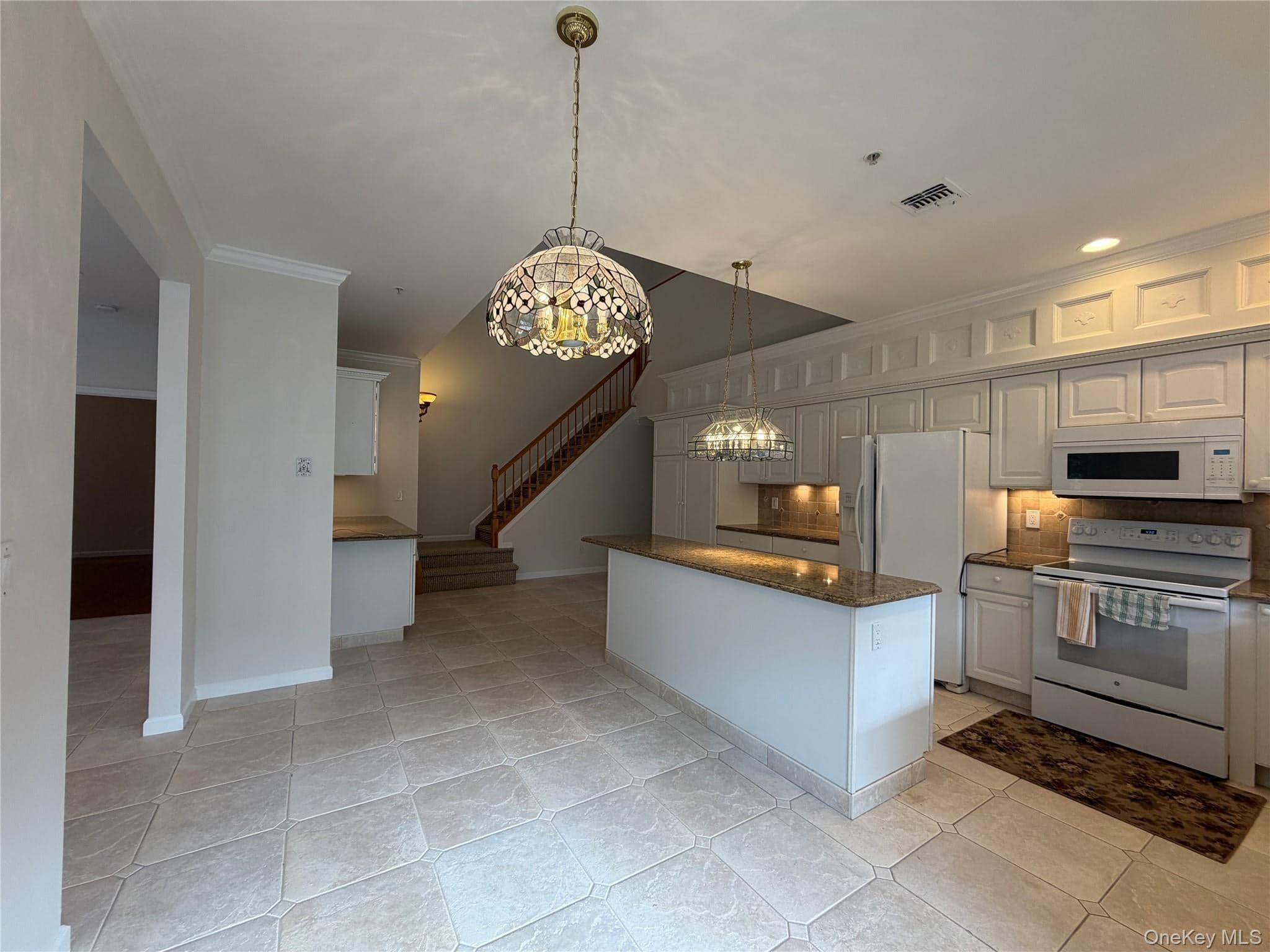19 Meadow Pond Circle thumbnail 8