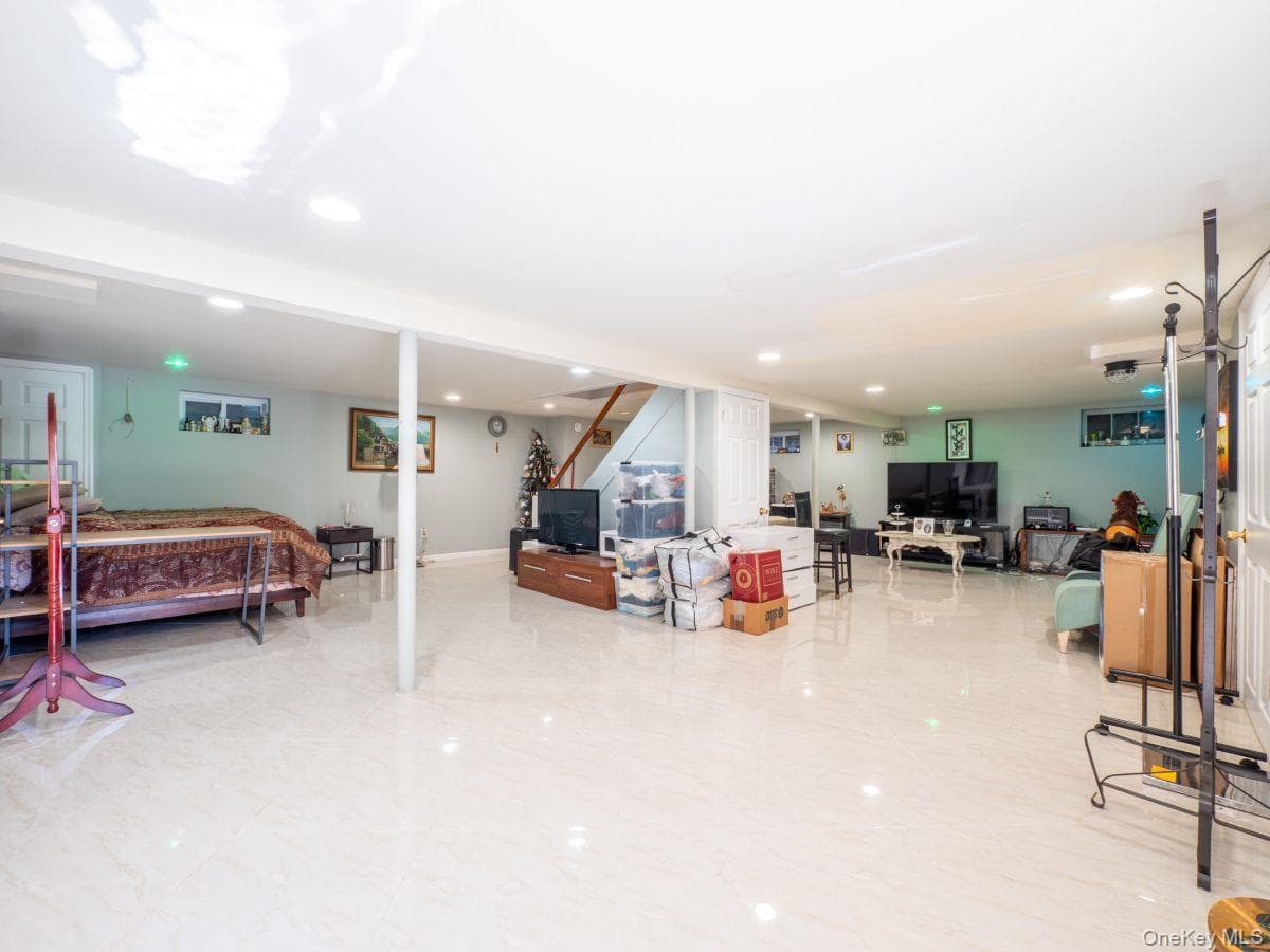 295 Ivy Avenue thumbnail 25