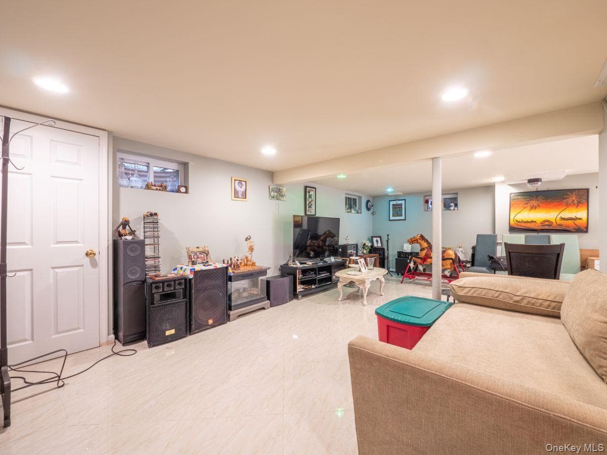 295 Ivy Avenue thumbnail 22