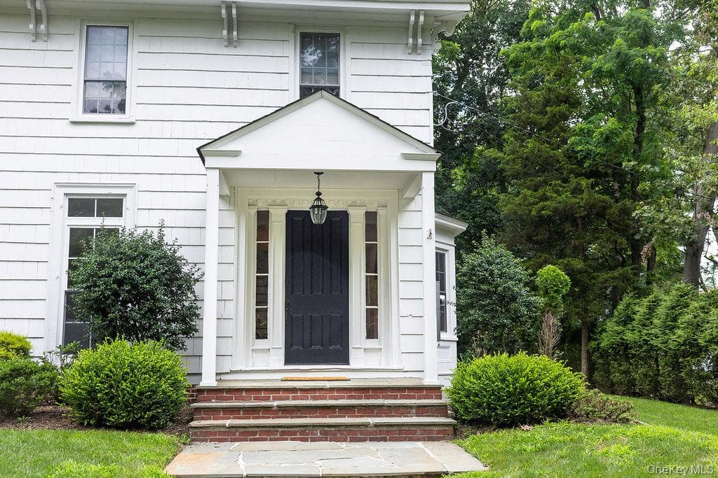 592 Landing Avenue thumbnail 3