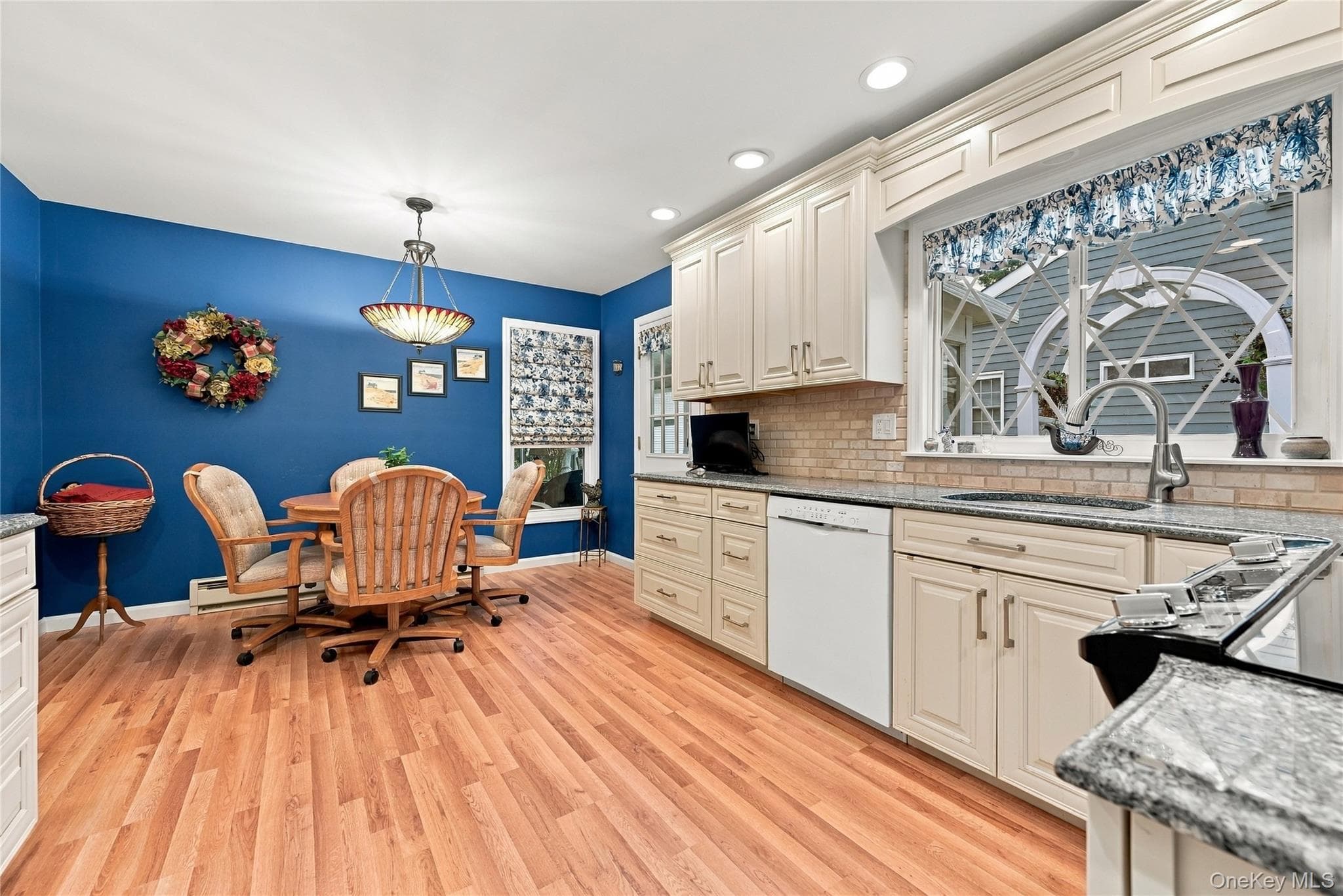 473 Stratford Lane thumbnail 9