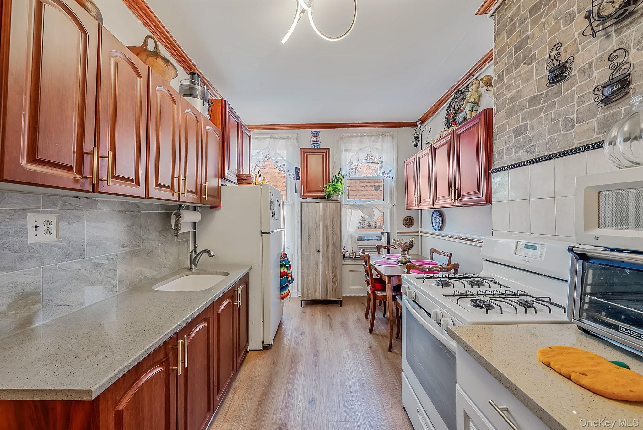 283 Wyckoff Avenue thumbnail 17