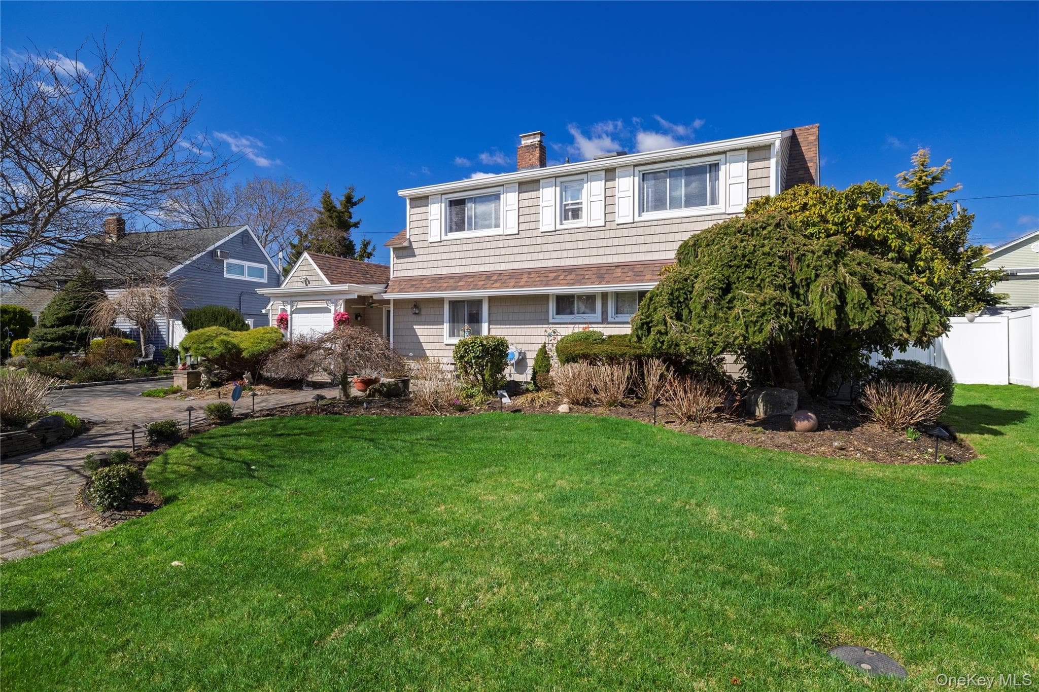 12 Link Lane, Hicksville