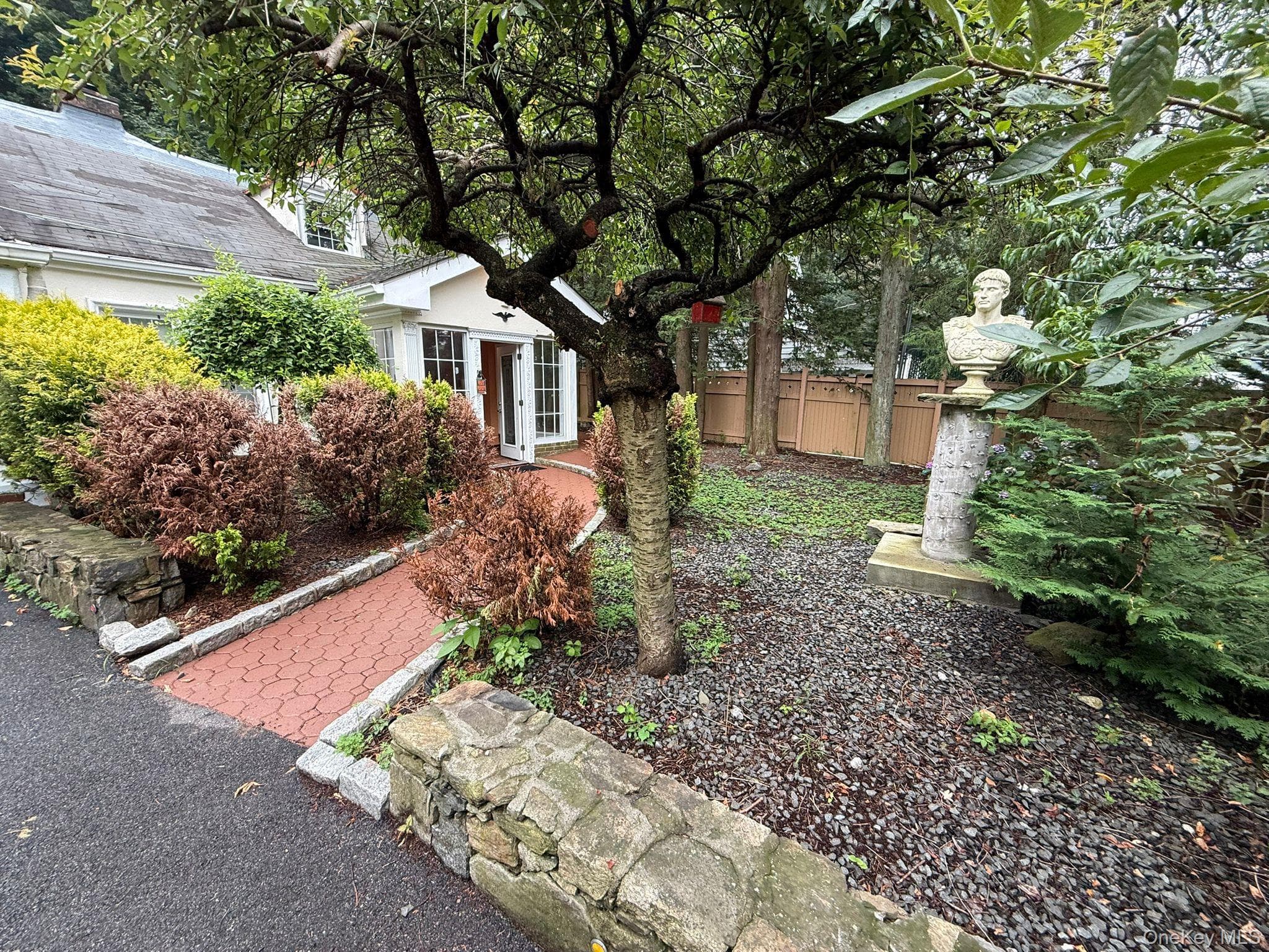 445 W Hartsdale Avenue thumbnail 13