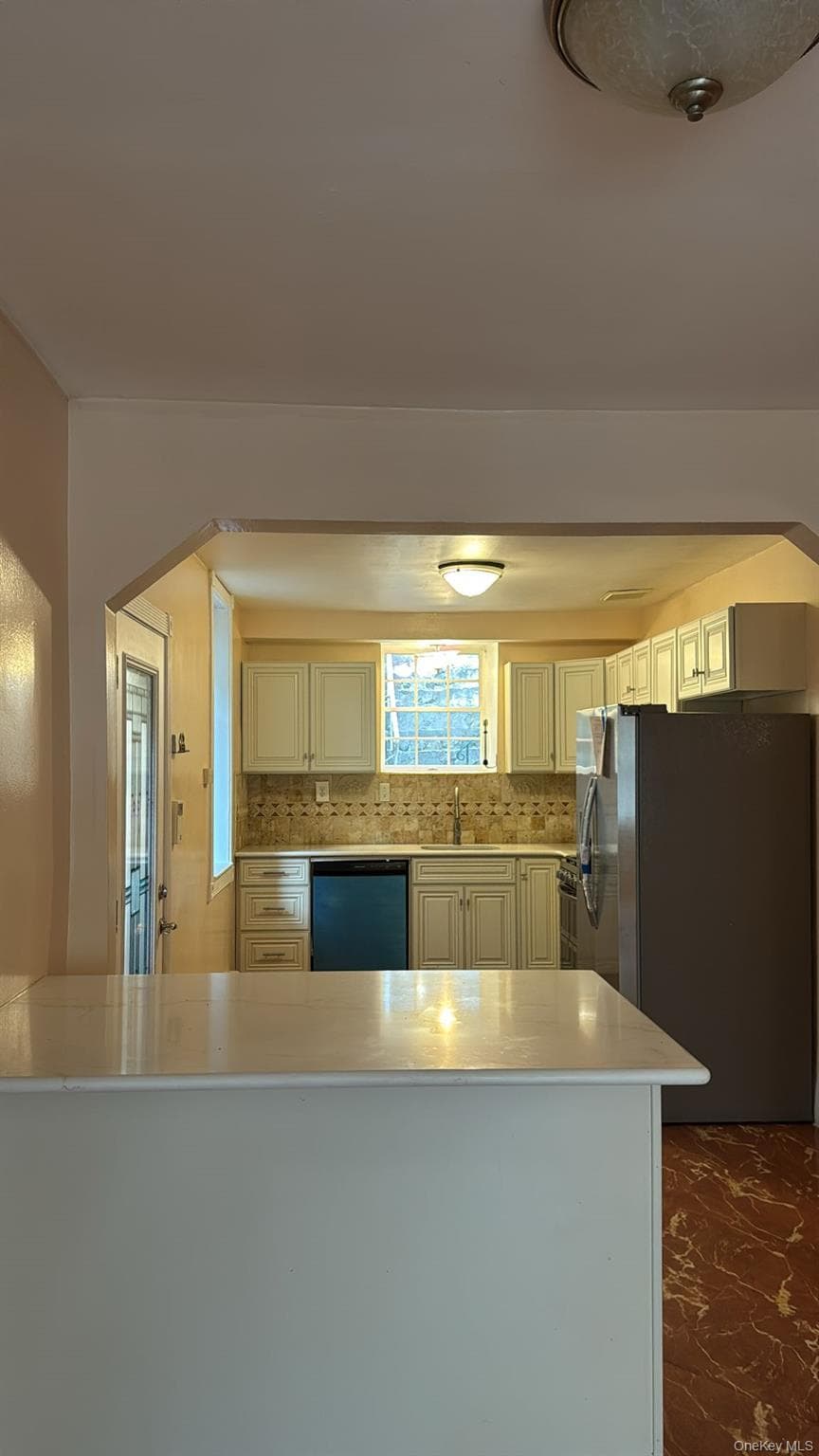 445 W Hartsdale Avenue thumbnail 26