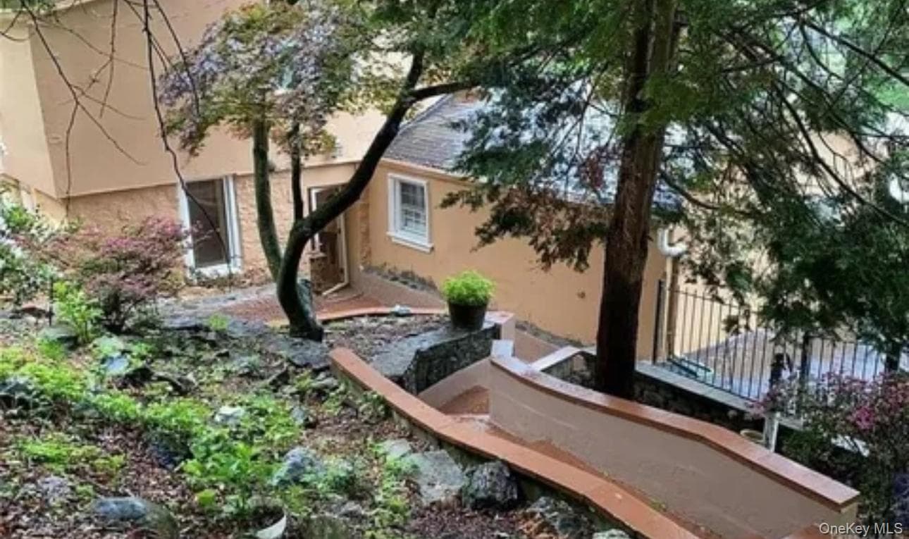 445 W Hartsdale Avenue thumbnail 11