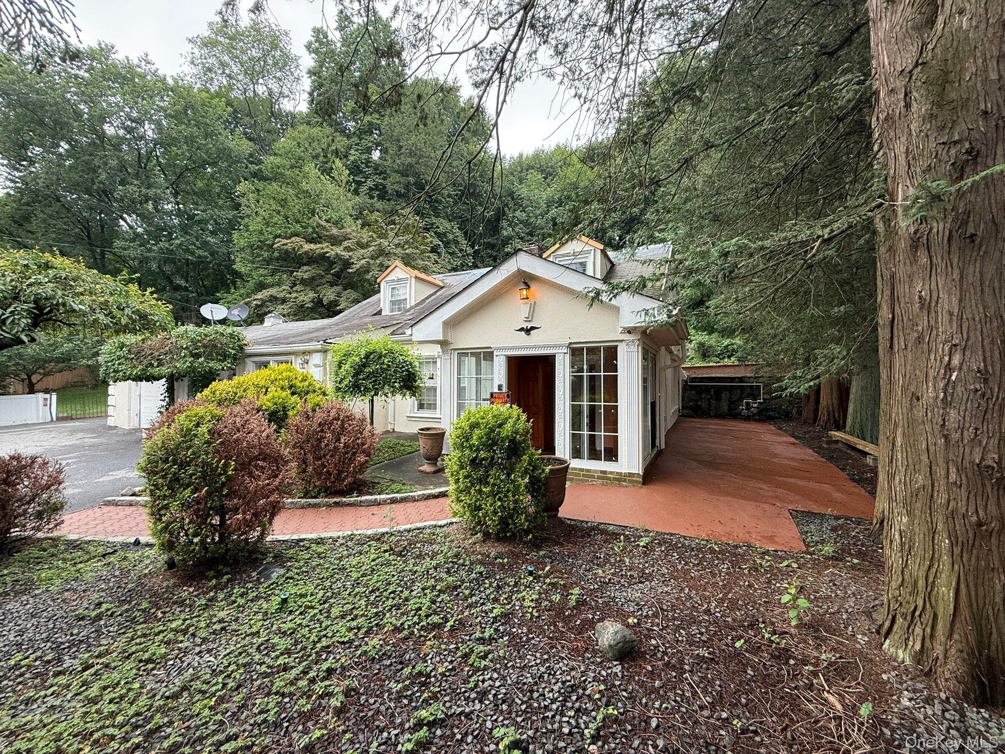 445 W Hartsdale Avenue thumbnail 5