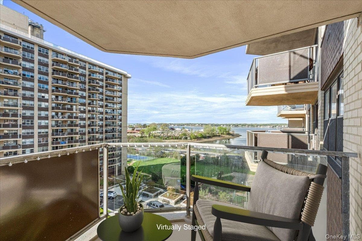 18-05 215th Street Unit: 8B, Bayside