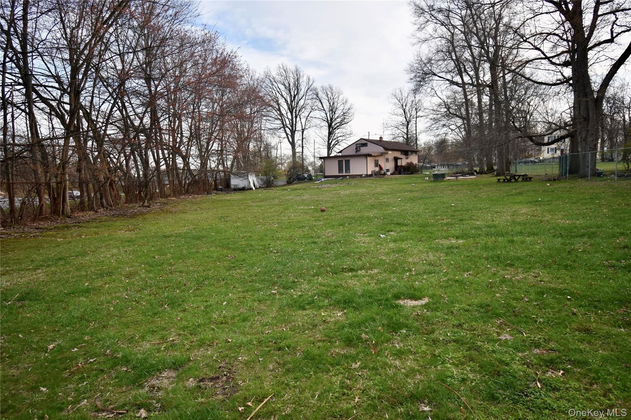 130 Scotland Hill Road thumbnail 3