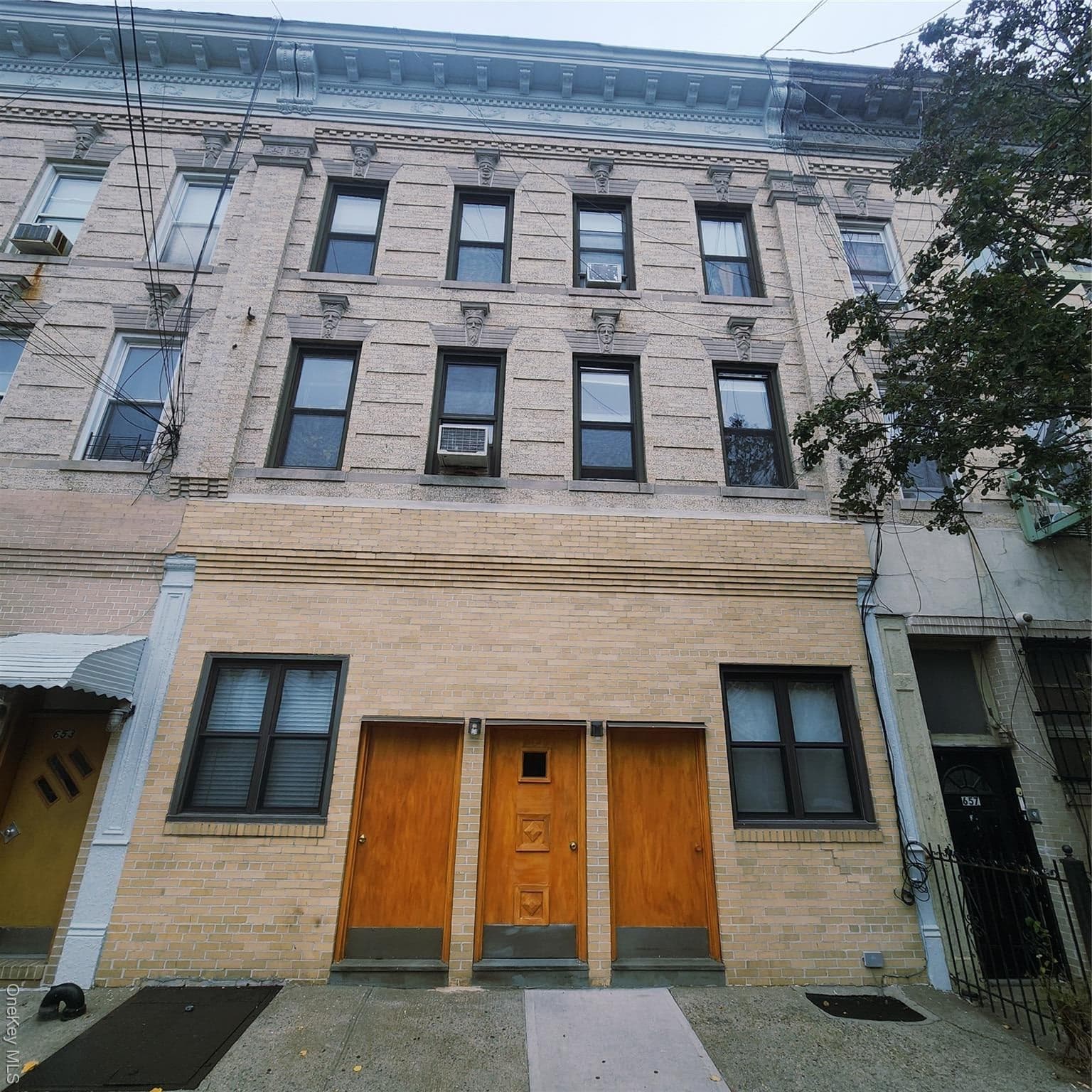 655 Woodward Avenue photo 1