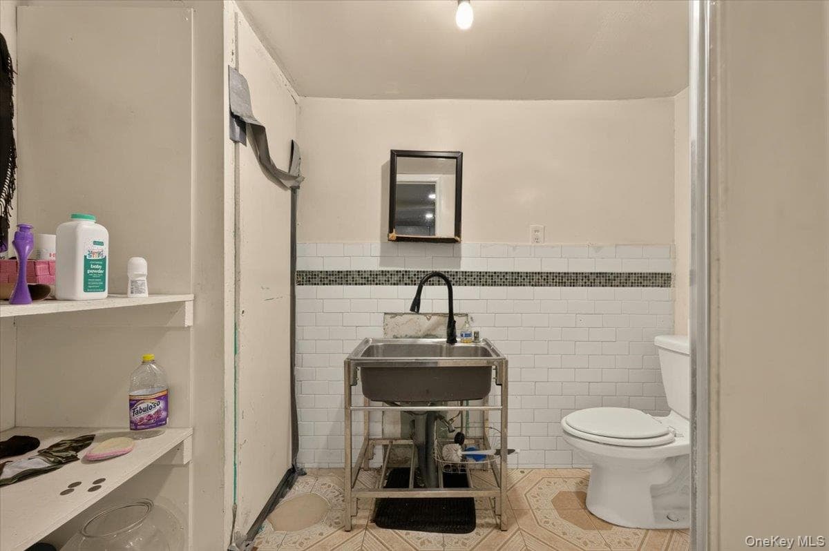 101 W 11th Street thumbnail 13