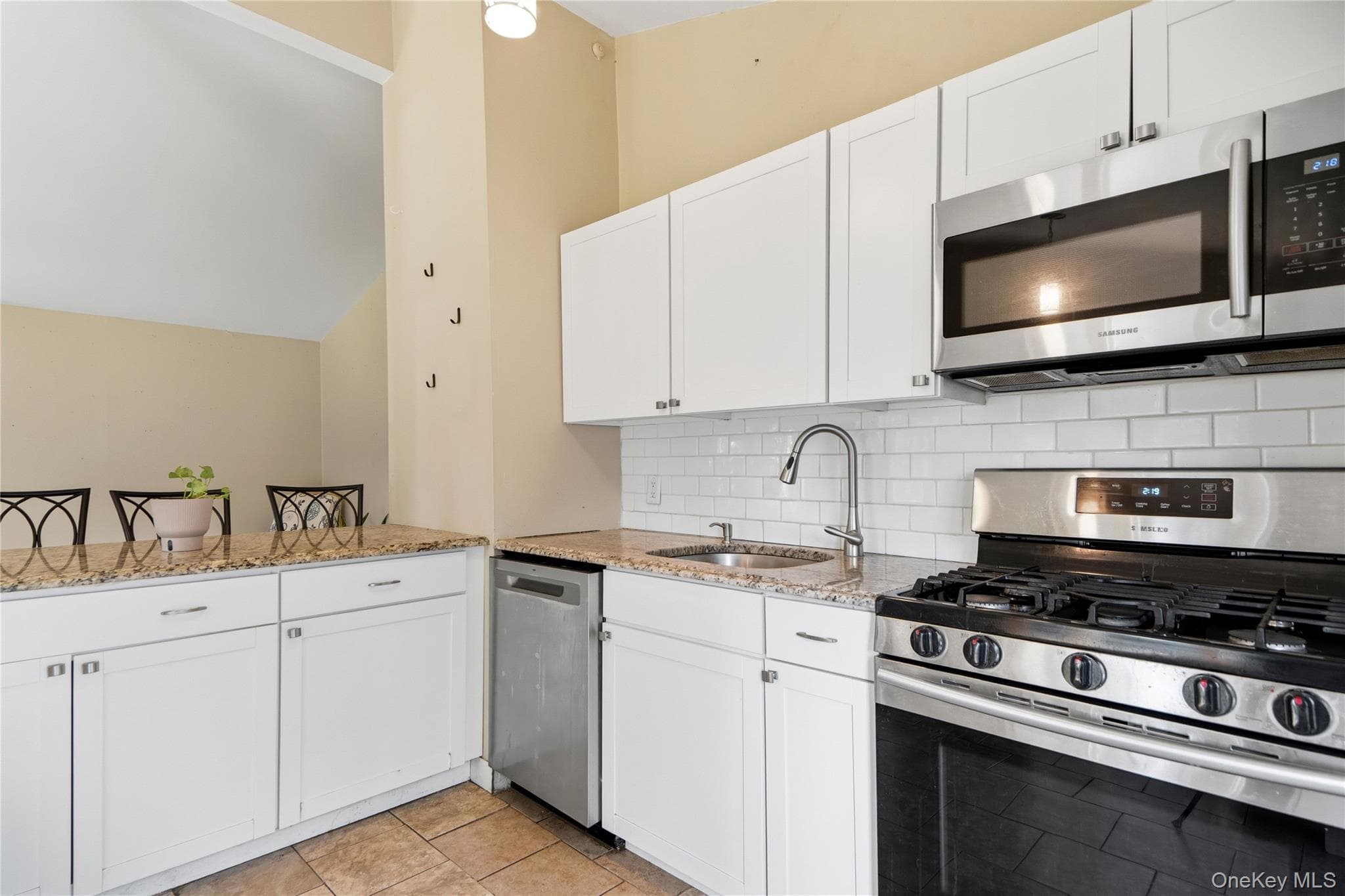 91 Spruce Avenue thumbnail 8