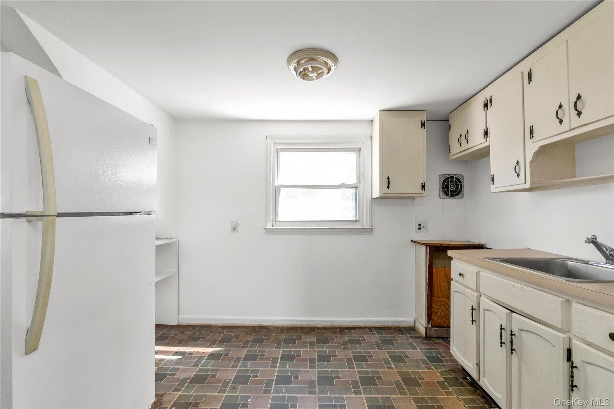 464 Stratford Road thumbnail 17