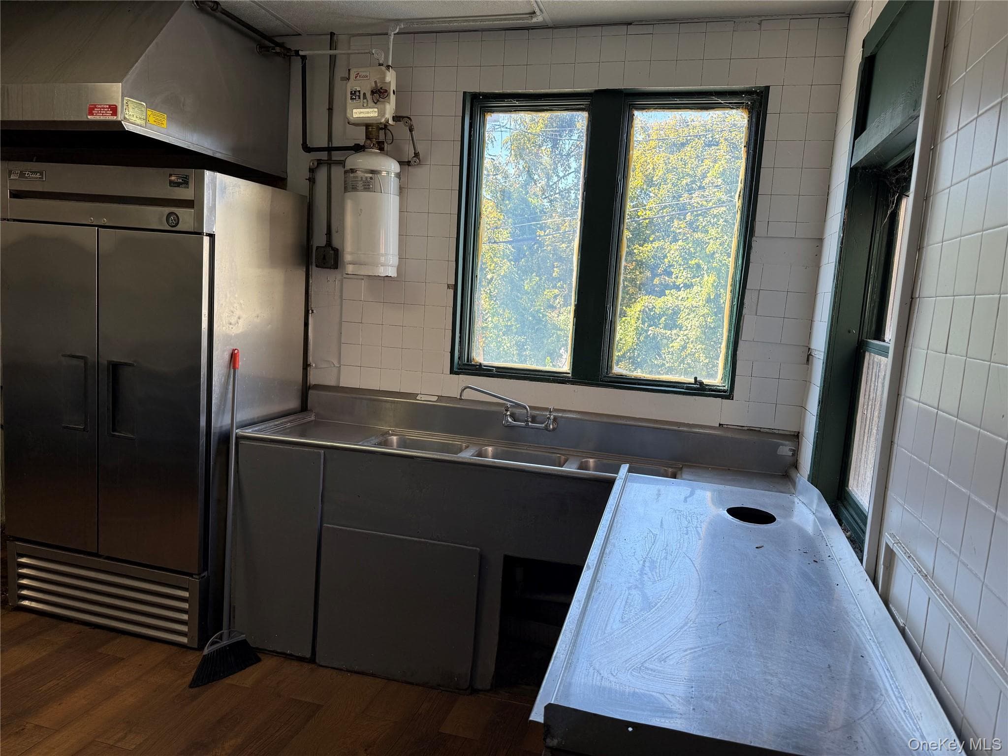 57 & 59 Gleneida Avenue thumbnail 18
