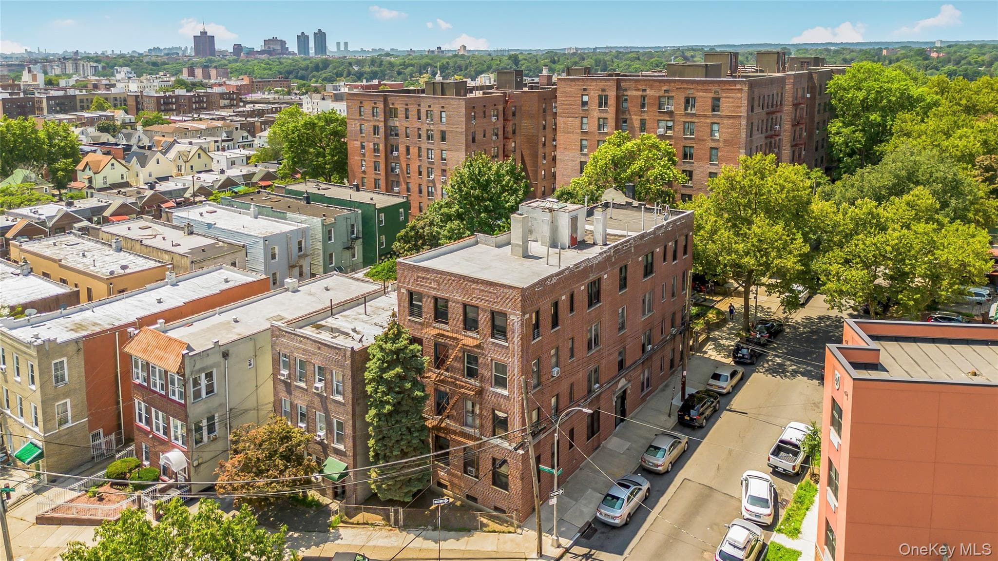 760 E 232nd Street thumbnail 12