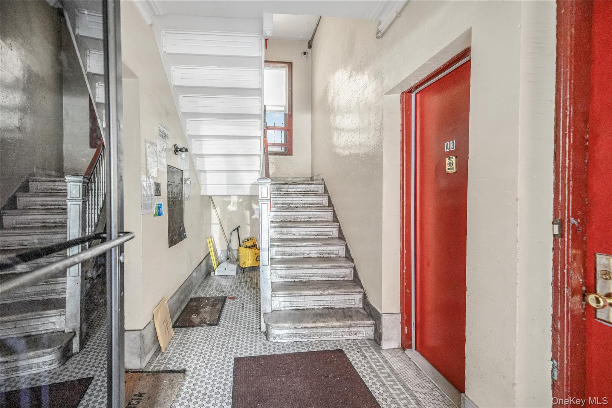 760 E 232nd Street thumbnail 6