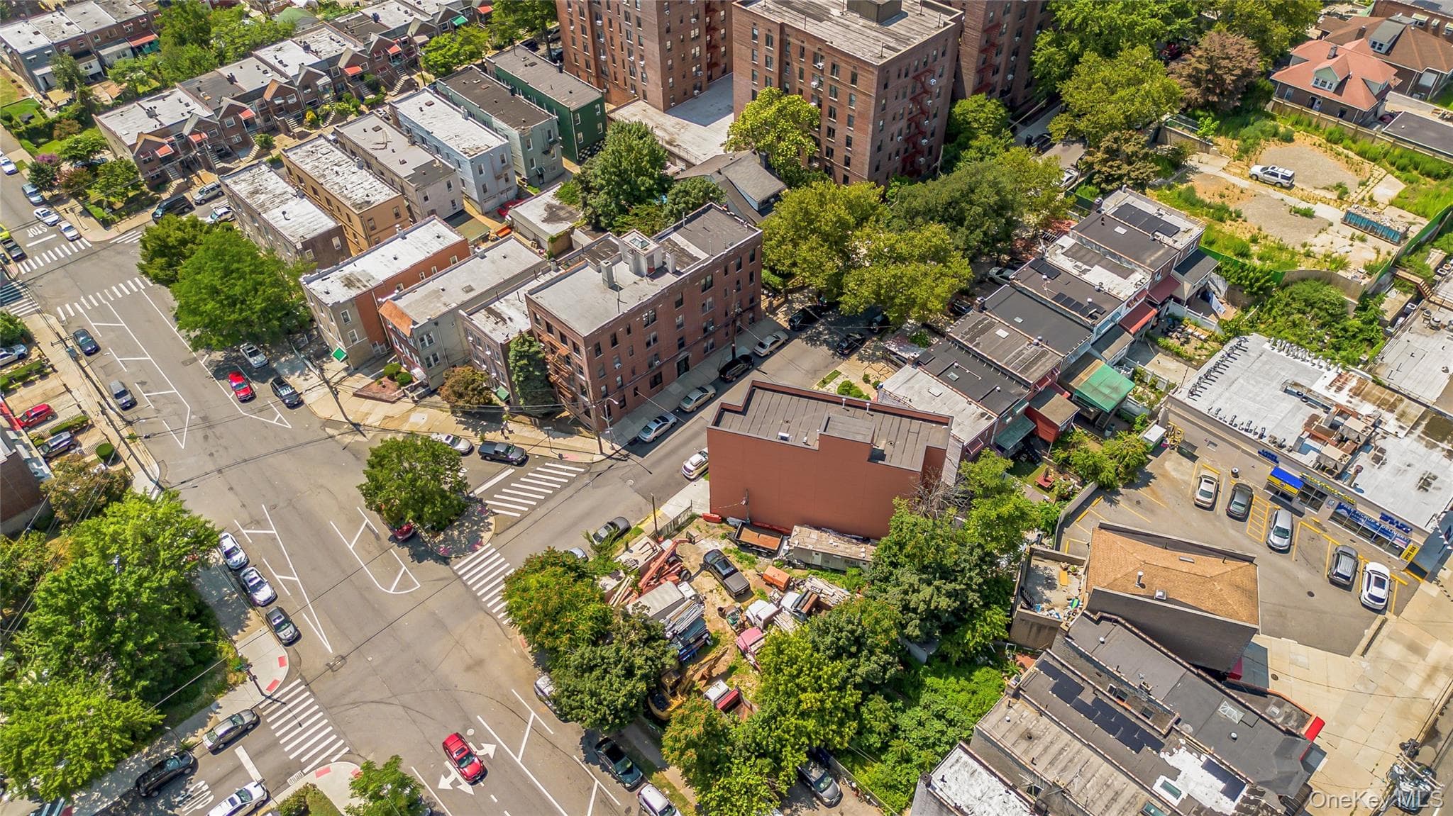 760 E 232nd Street thumbnail 13