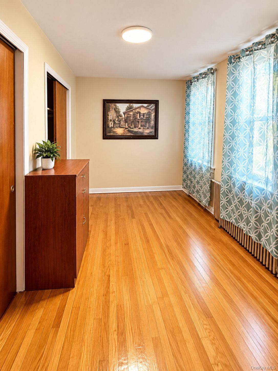 690 E 240th Street thumbnail 4