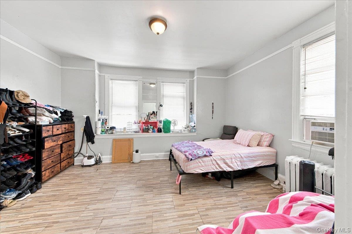 356 Riverdale Avenue Unit: 1 thumbnail 12