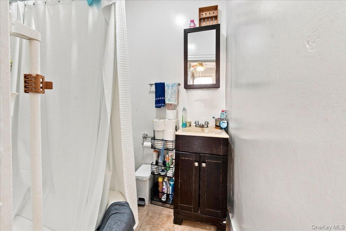356 Riverdale Avenue Unit: 1 thumbnail 16