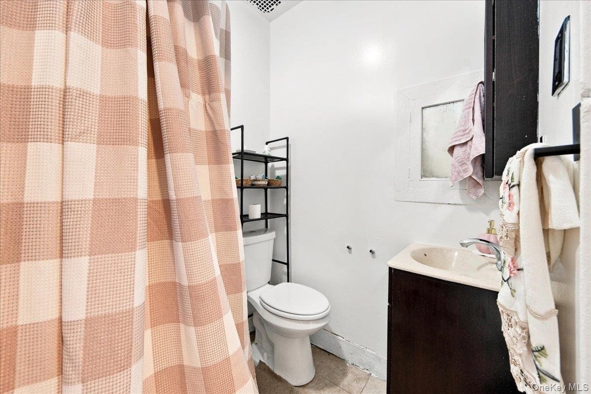 356 Riverdale Avenue Unit: 1 thumbnail 9