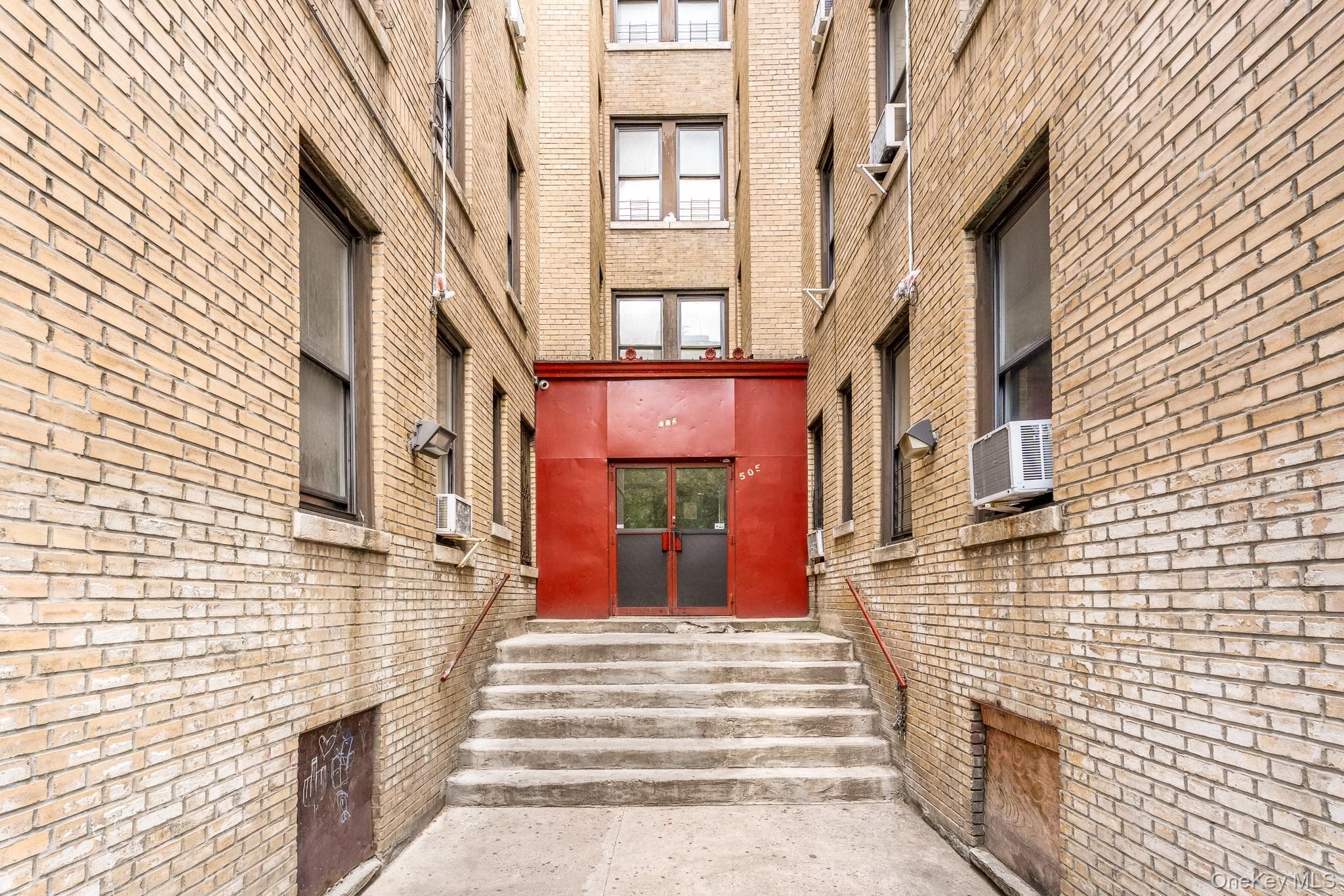 505 W 183rd Street thumbnail 4