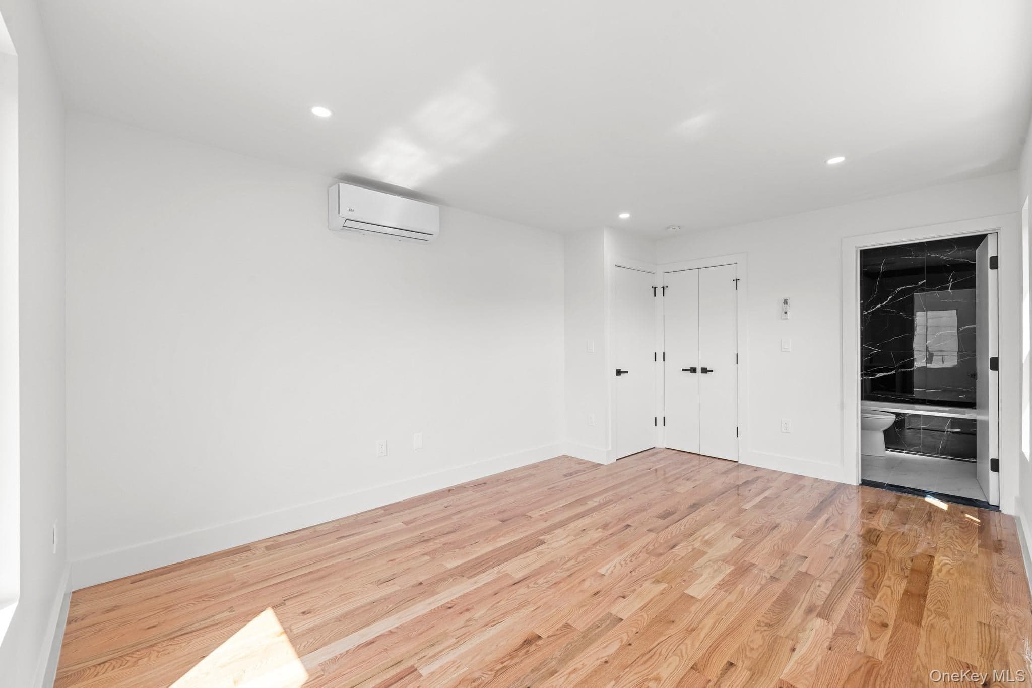 990 E 56th Street thumbnail 6