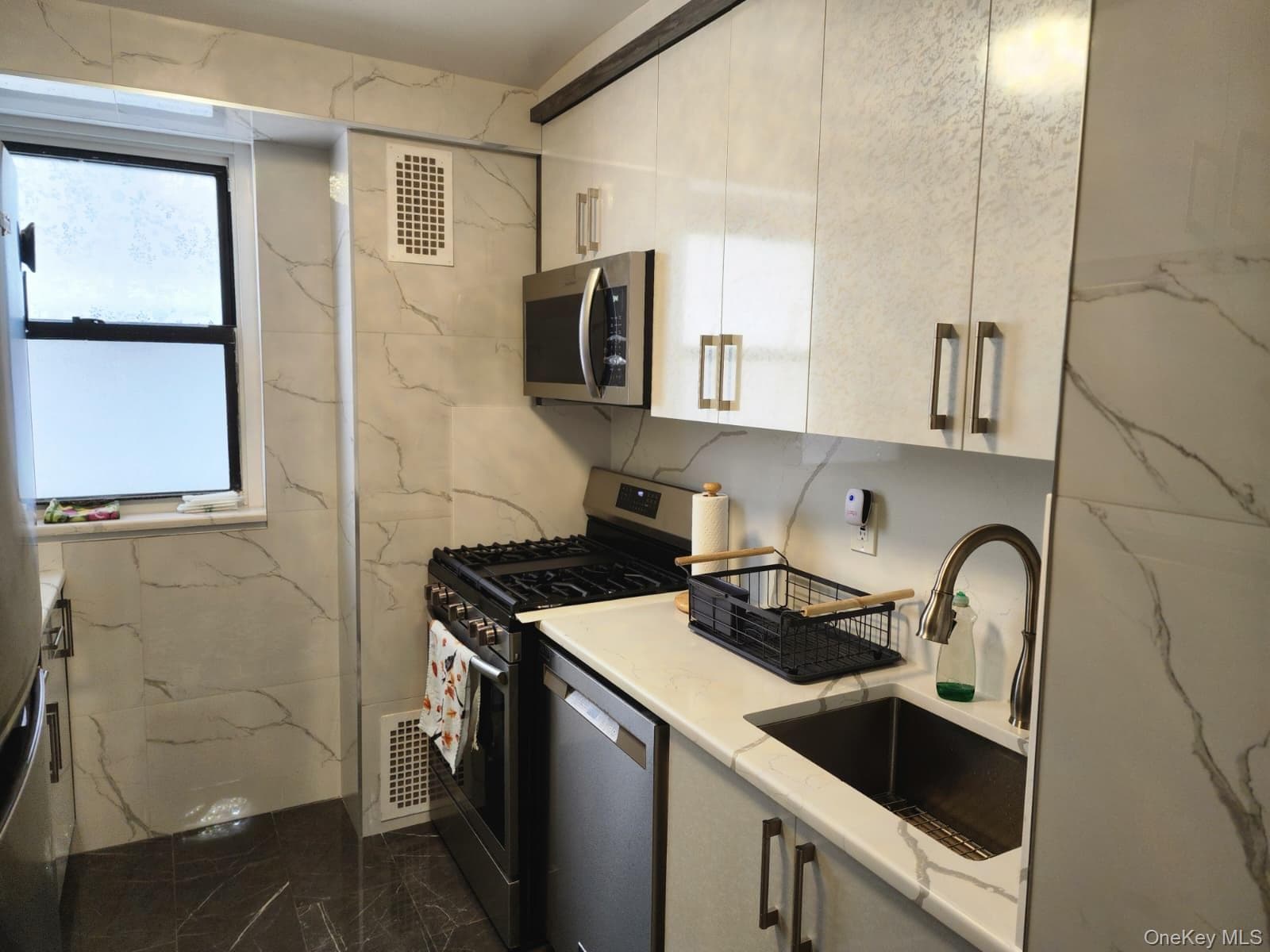 61-25 98th Street Unit: 6E thumbnail 7
