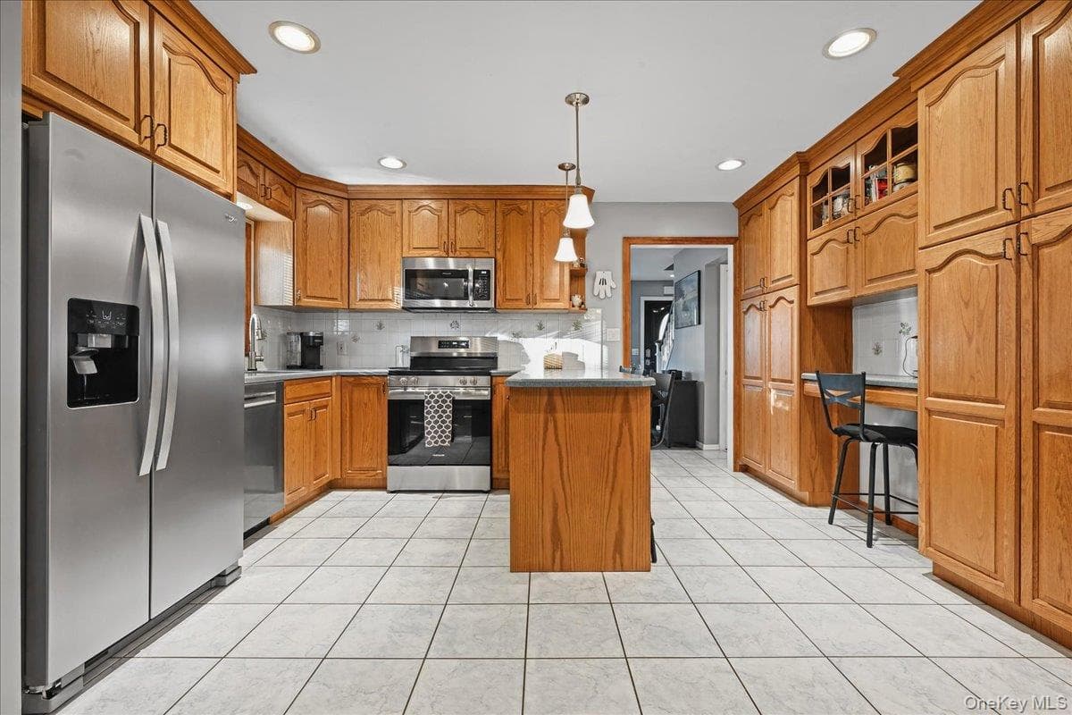 980 Washington Avenue thumbnail 10