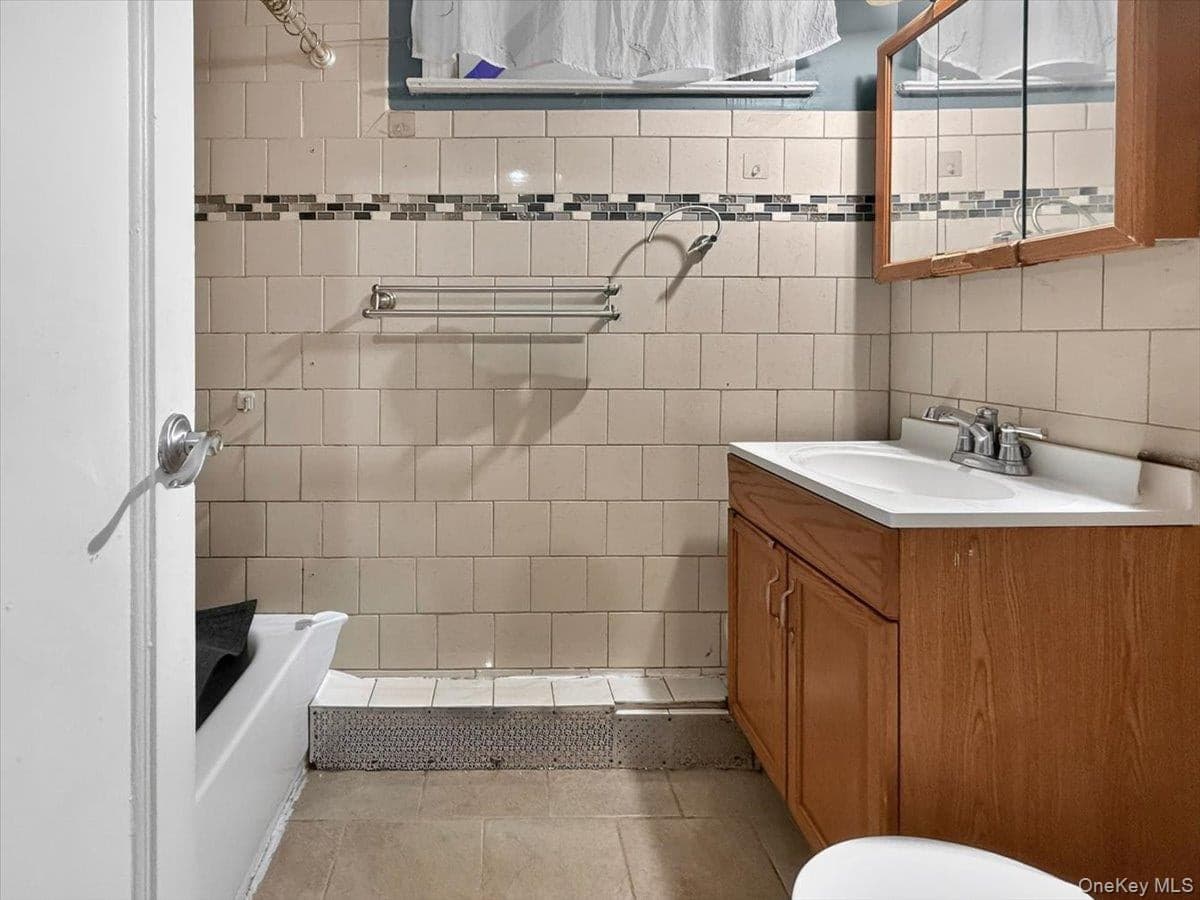 1384 E 16th Street thumbnail 9