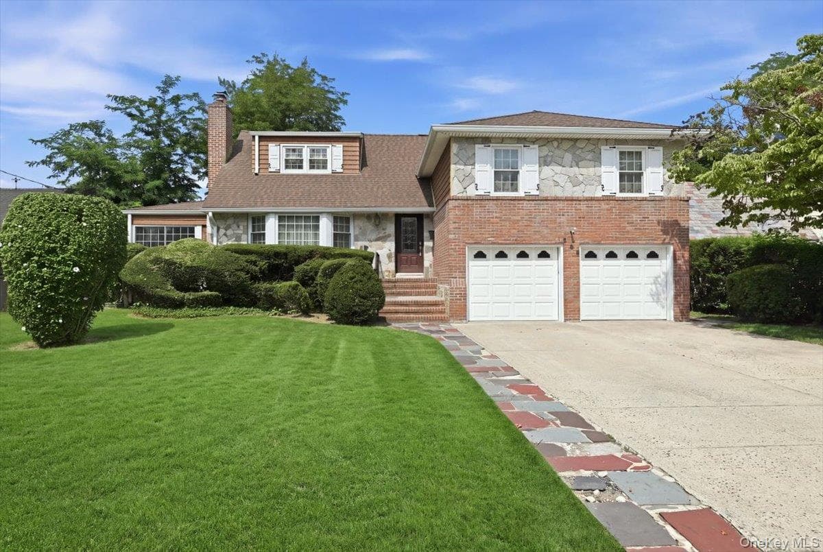 288 Brower Avenue, Rockville Centre