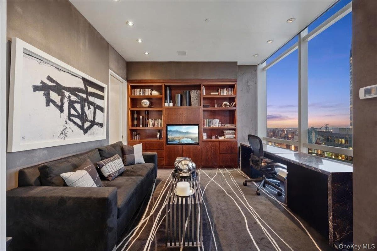 230 W 56th Street Unit: PHB thumbnail 23