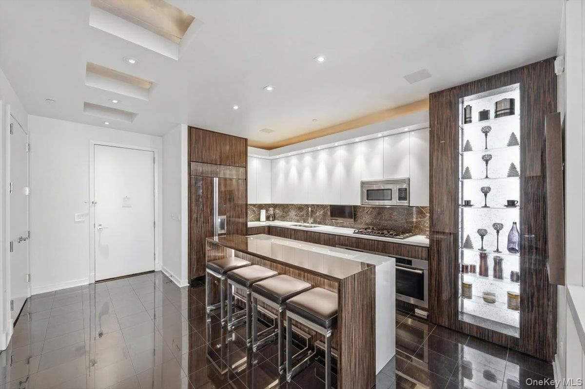 230 W 56th Street Unit: PHB thumbnail 17