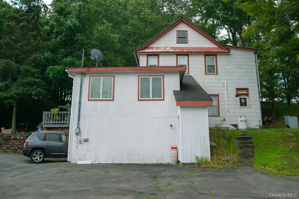 107 Jefferson Street thumbnail 8
