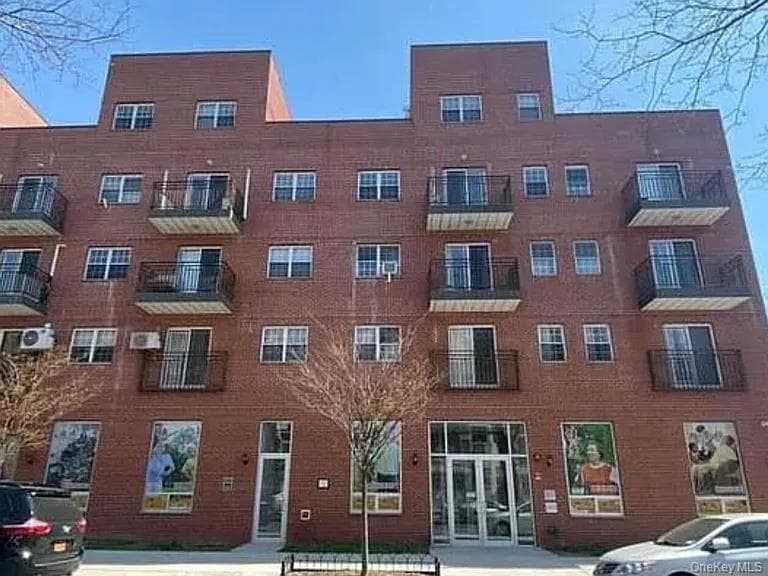 7159 160th Street Unit: 1A, Fresh Meadows