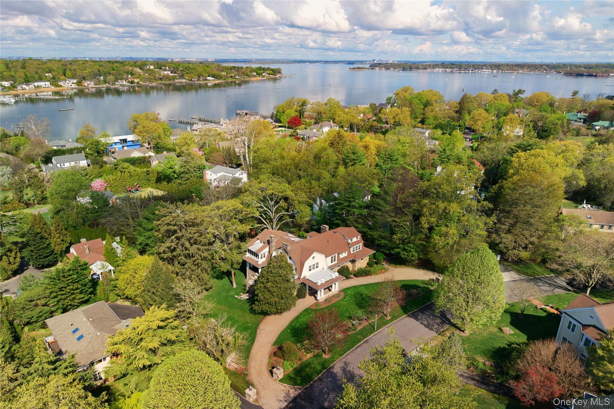 25 West Drive thumbnail 4