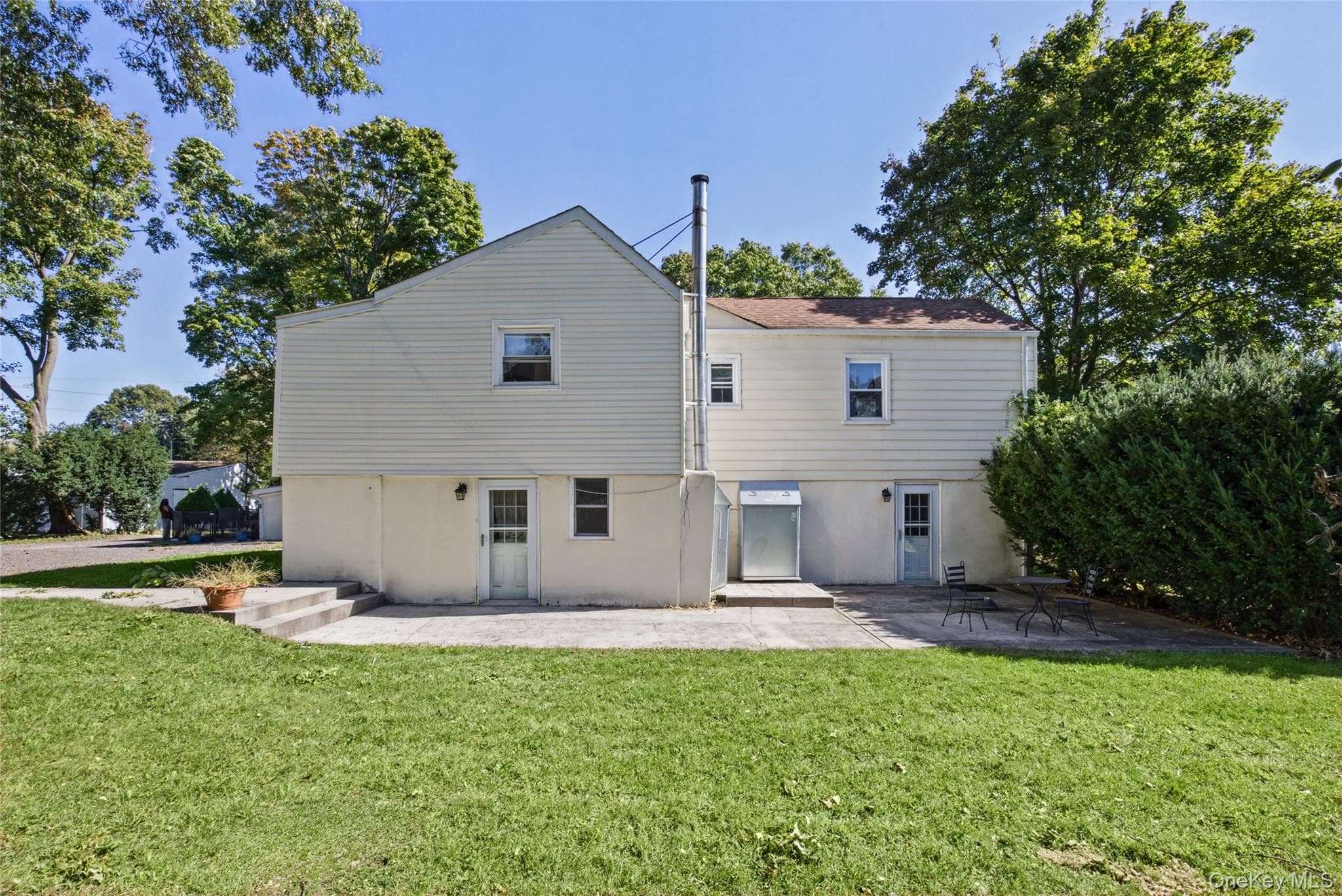 792 Larkfield Road thumbnail 4