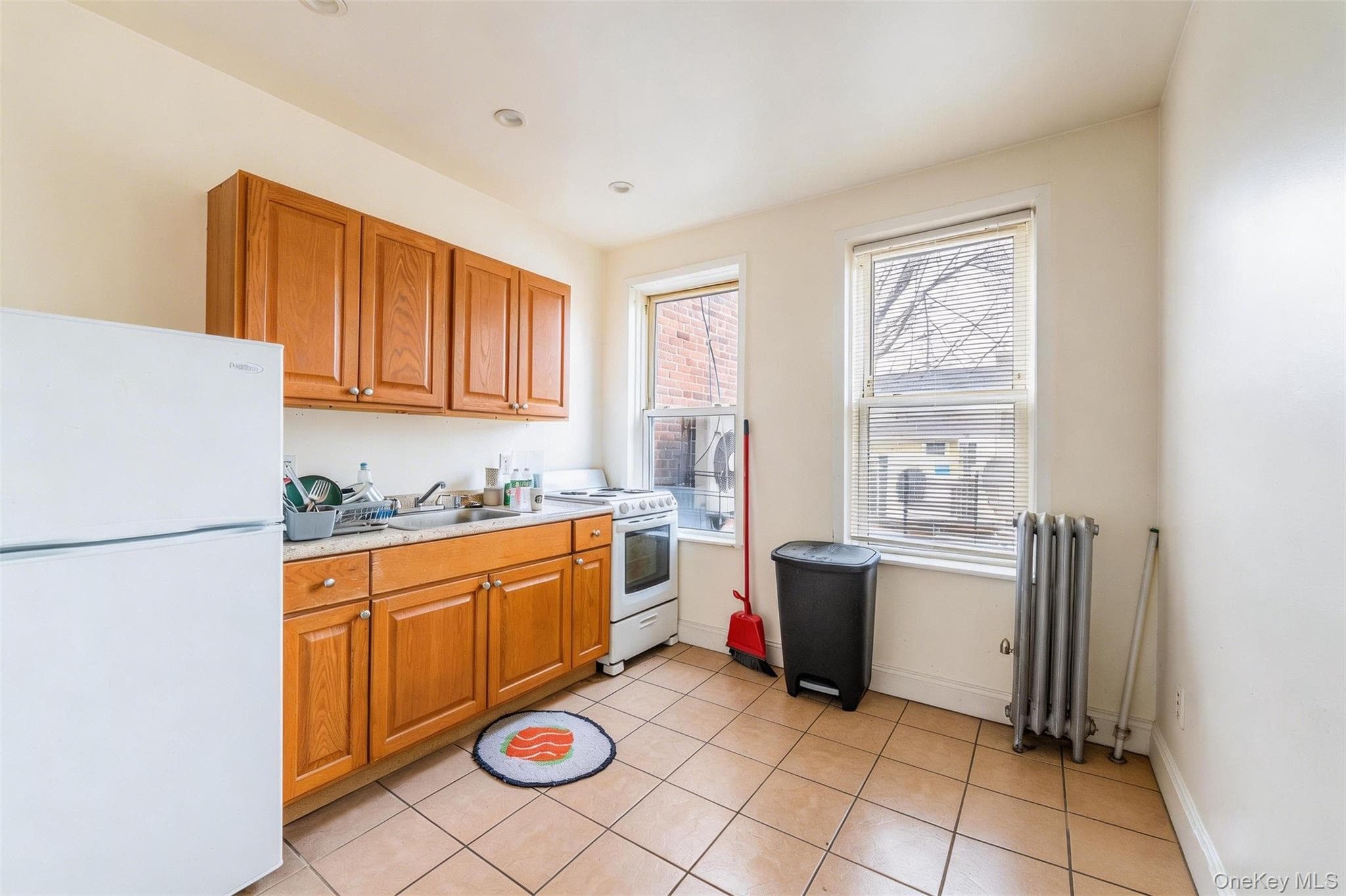 16904 Crocheron Avenue thumbnail 6