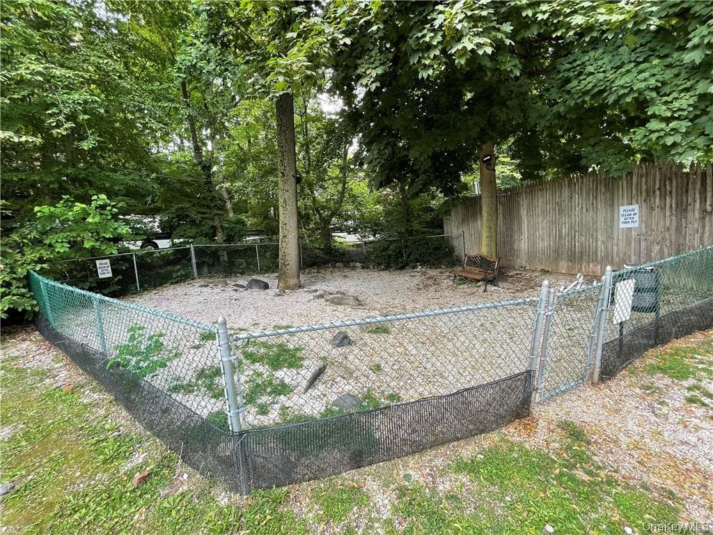 1374 Midland Avenue Unit: 402 thumbnail 7