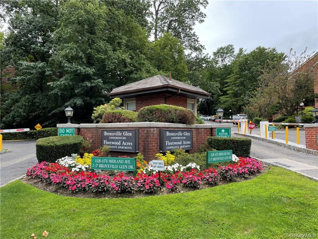 1374 Midland Avenue Unit: 402, Yonkers