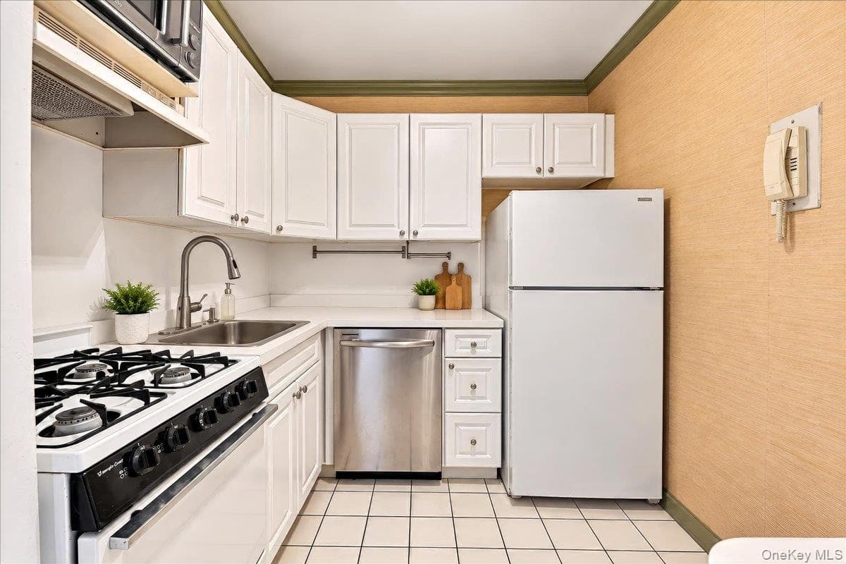 5900 Arlington Avenue Unit: 15E thumbnail 4