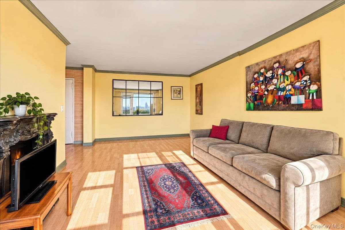 5900 Arlington Avenue Unit: 15E thumbnail 2