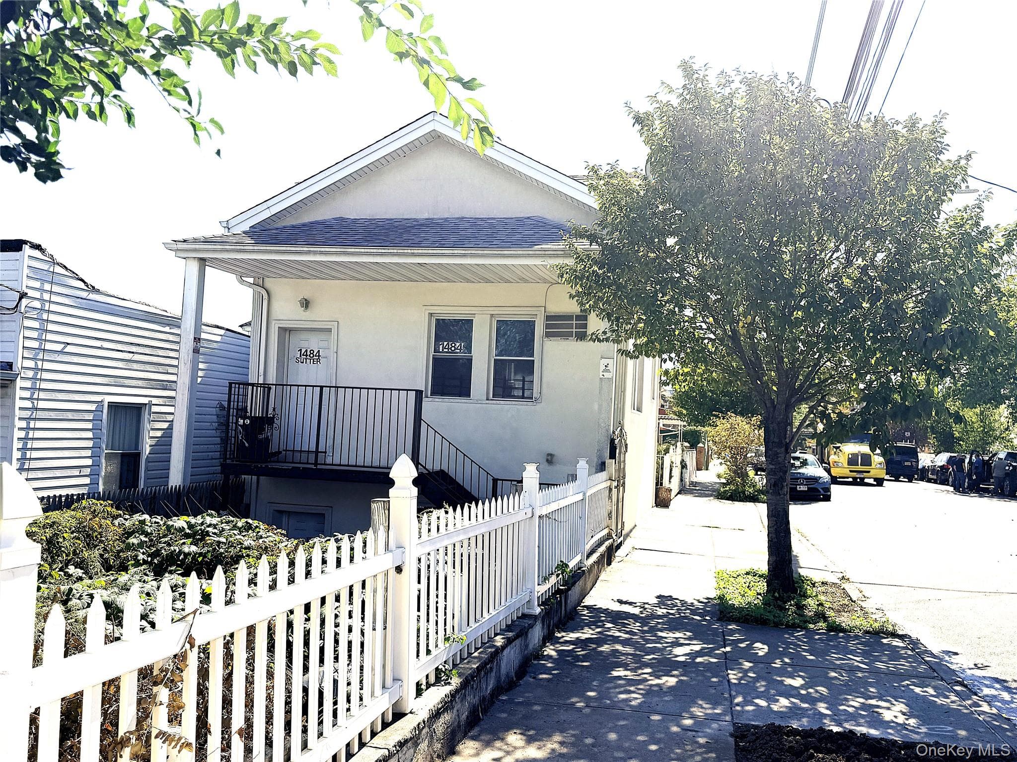 1484 Sutter Avenue thumbnail 2