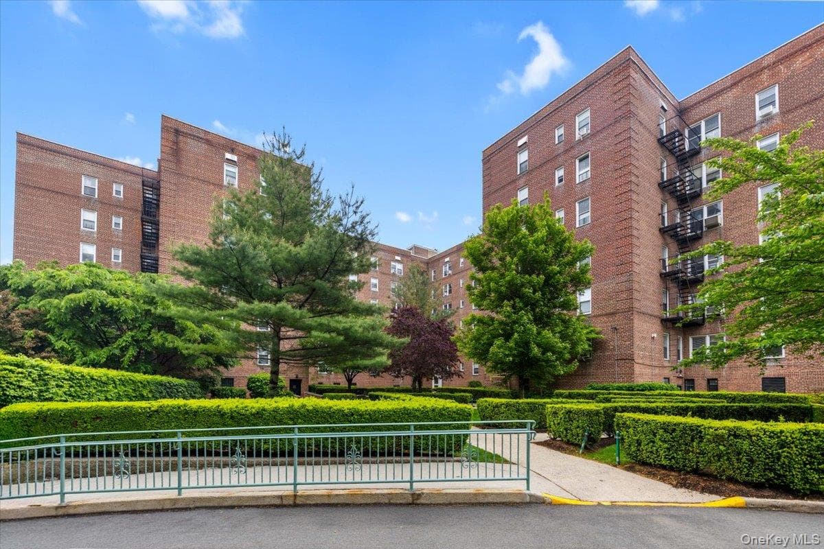 5650 Netherland Avenue Unit: 2E, Bronx