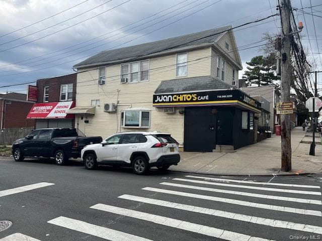 901 College Point Boulevard, College Point