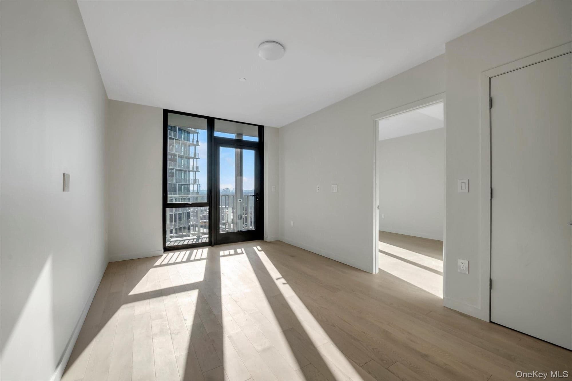 13102A 40th Road Unit: 9D thumbnail 3