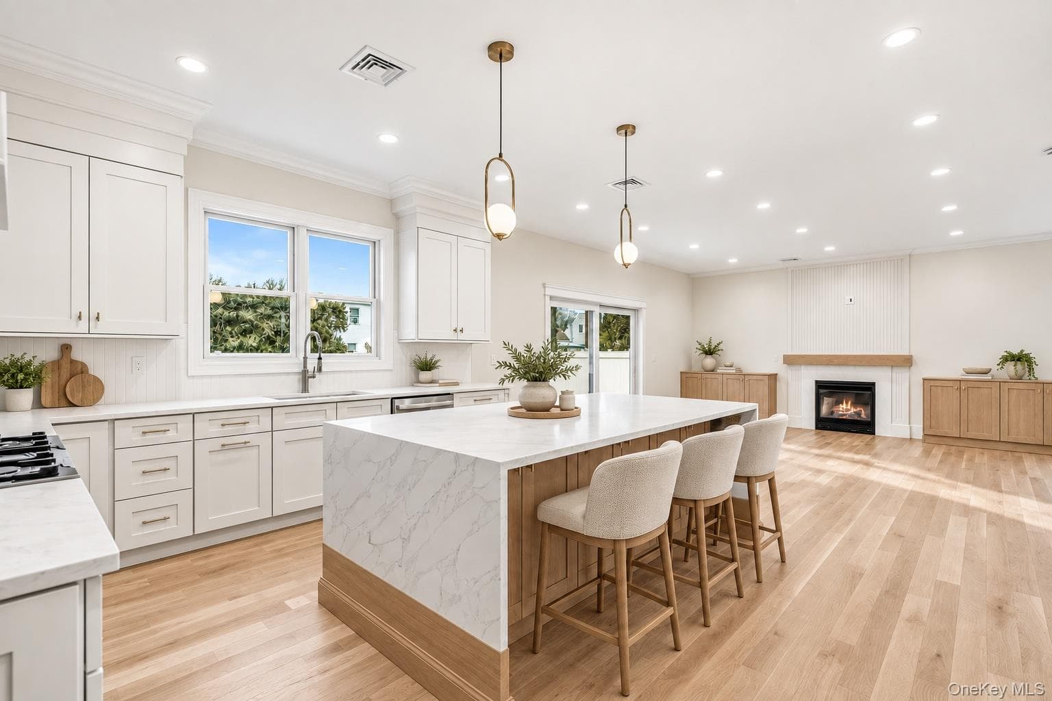 908 Maple Lane, East Meadow